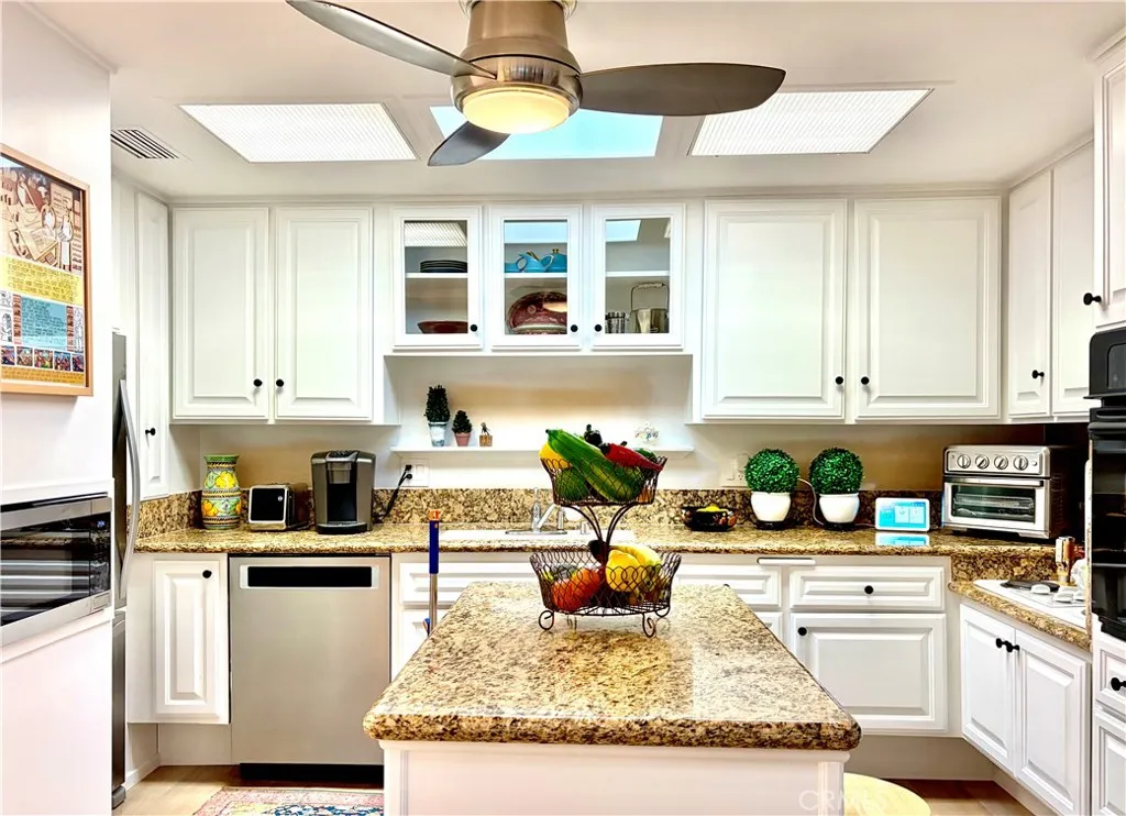 13361 El Dorado Drive 201a, Seal Beach, California 90740 home-pic-9